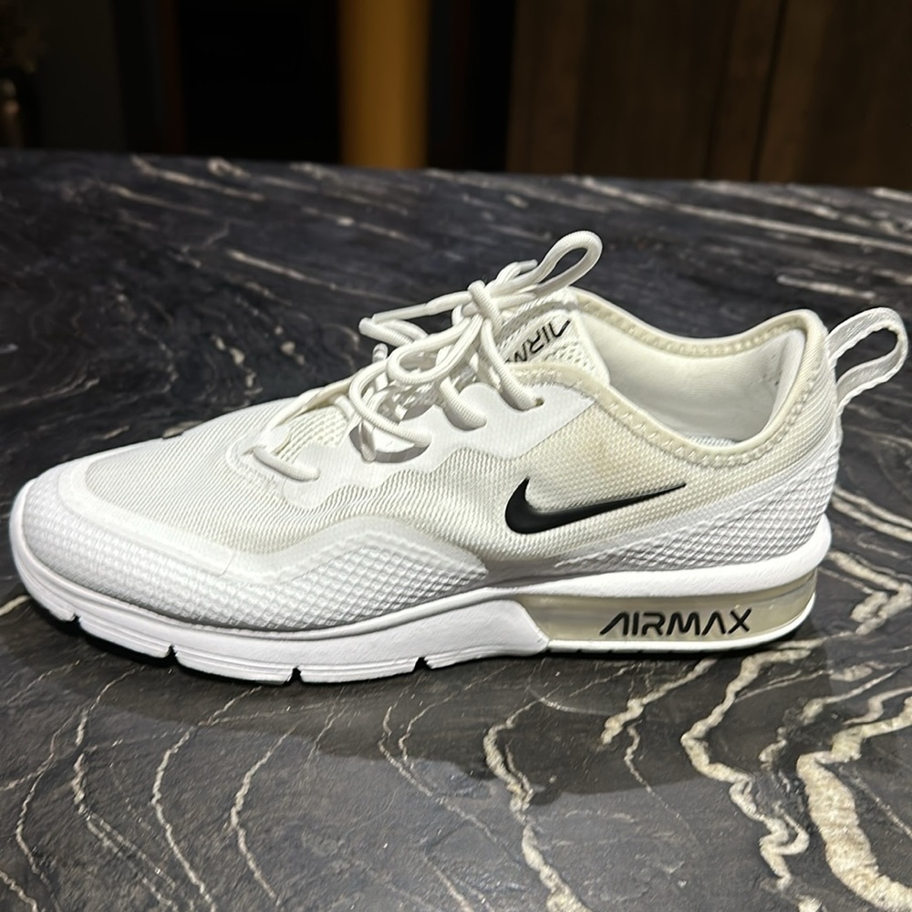 NIKE AirMax - Picture 4 of 4